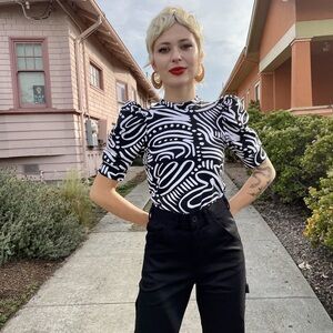 Nooworks puff top size small